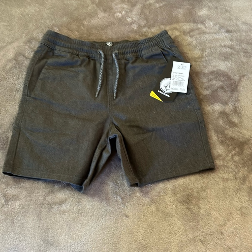 Brand new Volcom youth small charred black shorts
